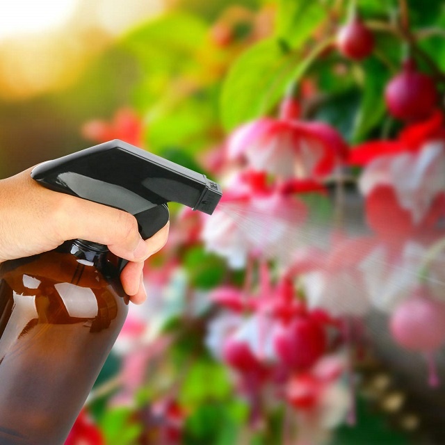 Hot Sale Amber Boston Round Glass Spray Oil Bottle with Trigger Sprayer 500ml 16 oz