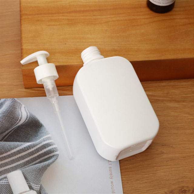 Hot Sale Custom Plastic Lotion Square Shaped Shampoo Bottle Free Samples
