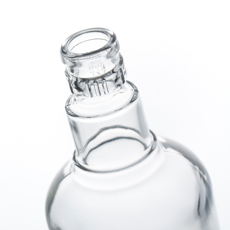 Hot Sale Empty Clear Crystal Glassware High Quality Glass Bottle for Liquor 500ml Customize