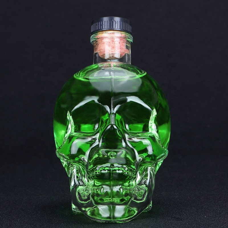 Hot Sale Factory 400ml/750ml Skull Glass Wine Bottle Decorative Glass Bottle With Cork