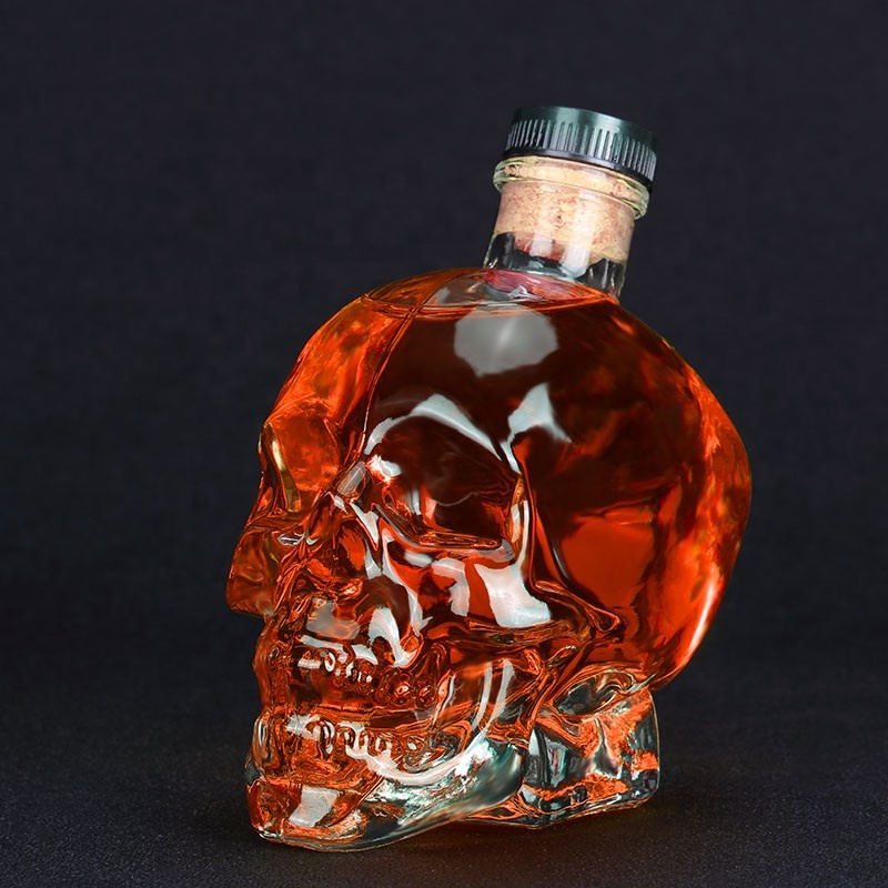 Hot Sale Factory 400ml/750ml Skull Glass Wine Bottle Decorative Glass Bottle With Cork