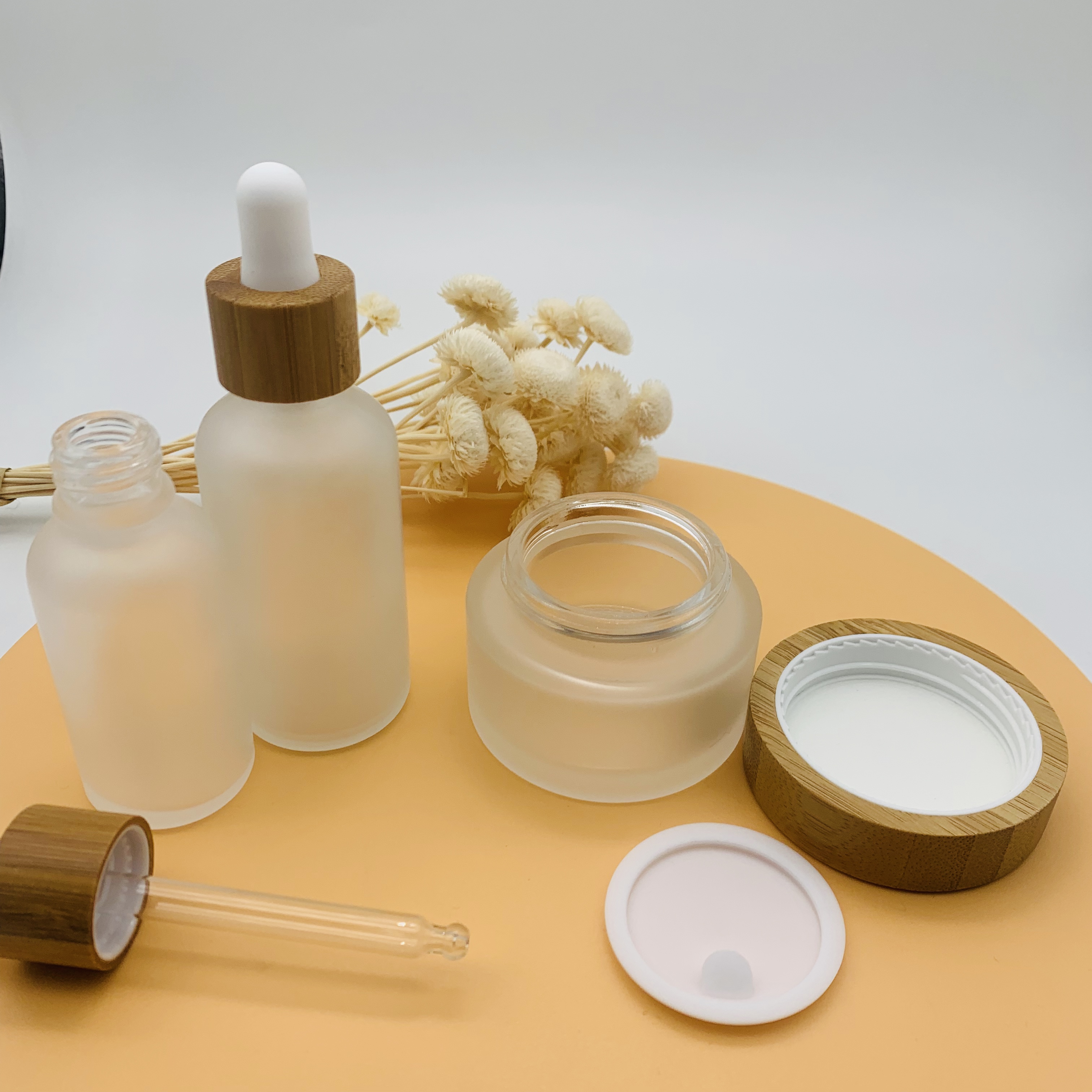 Hot Sale Frosted Glass Cream Jar Cream Jar with Bamboo Cap