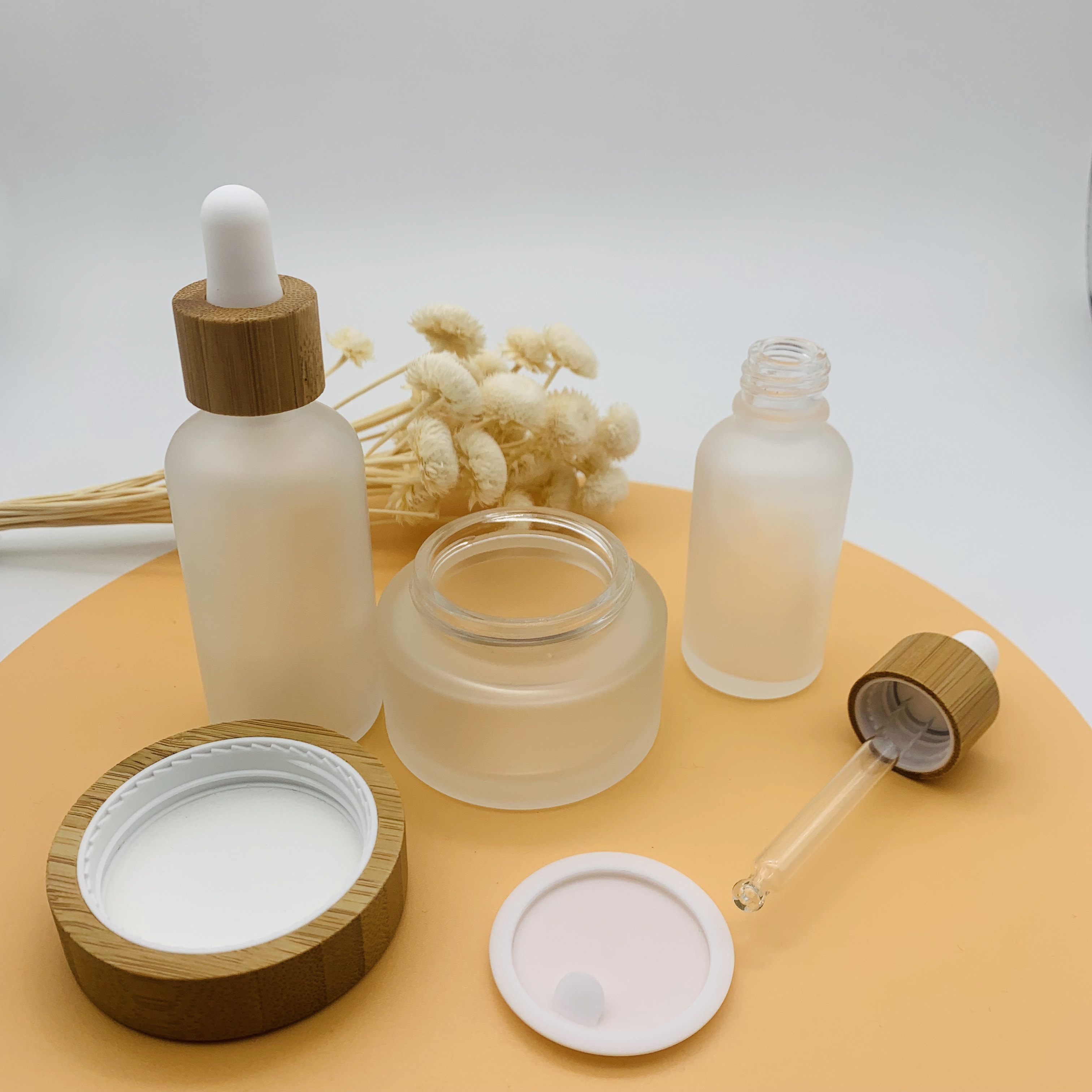 Hot Sale Frosted Glass Cream Jar Cream Jar with Bamboo Cap