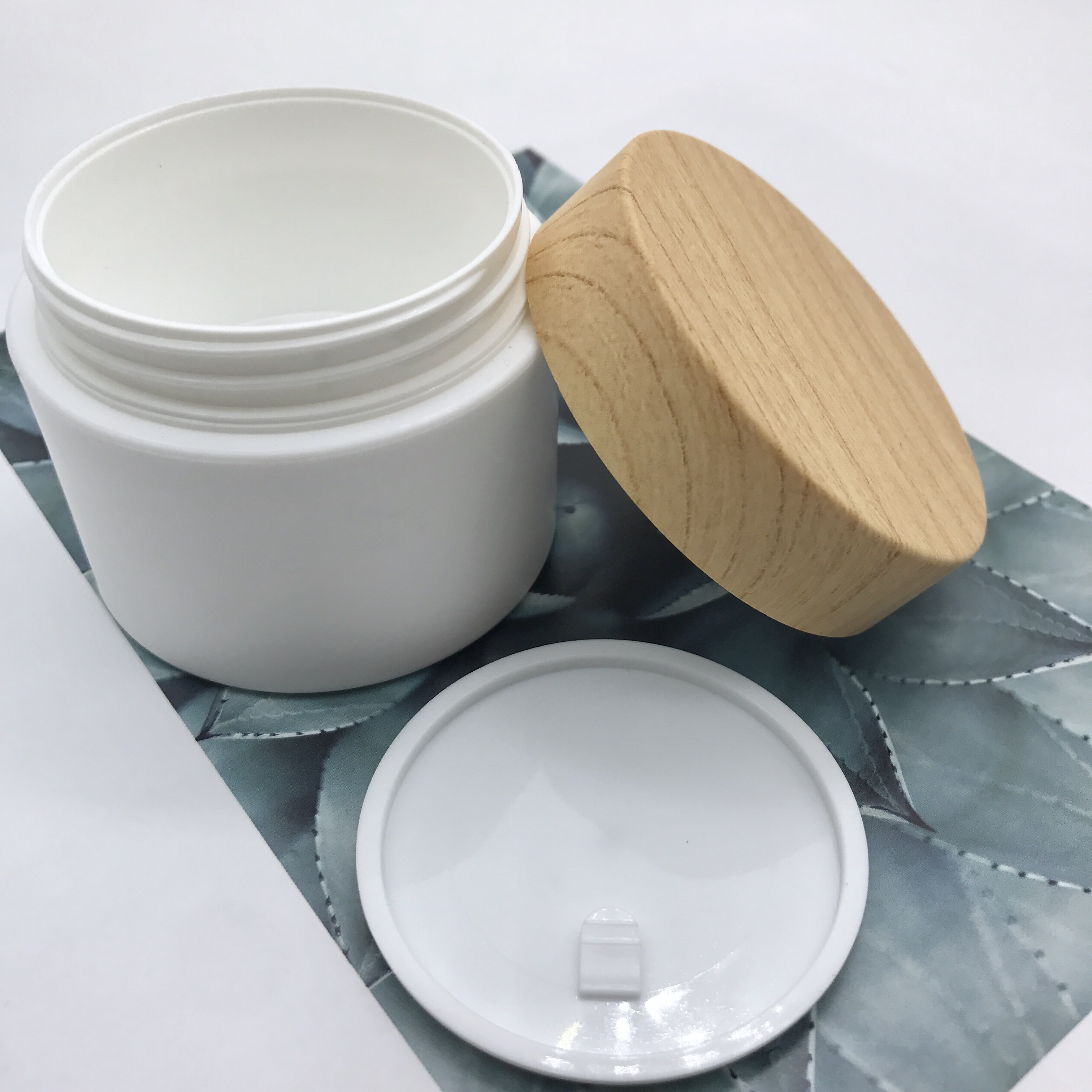 Hot Sale PP Plastic Cream Jar 30g 50g 100g White Cream Jar with Wood Screw Cap