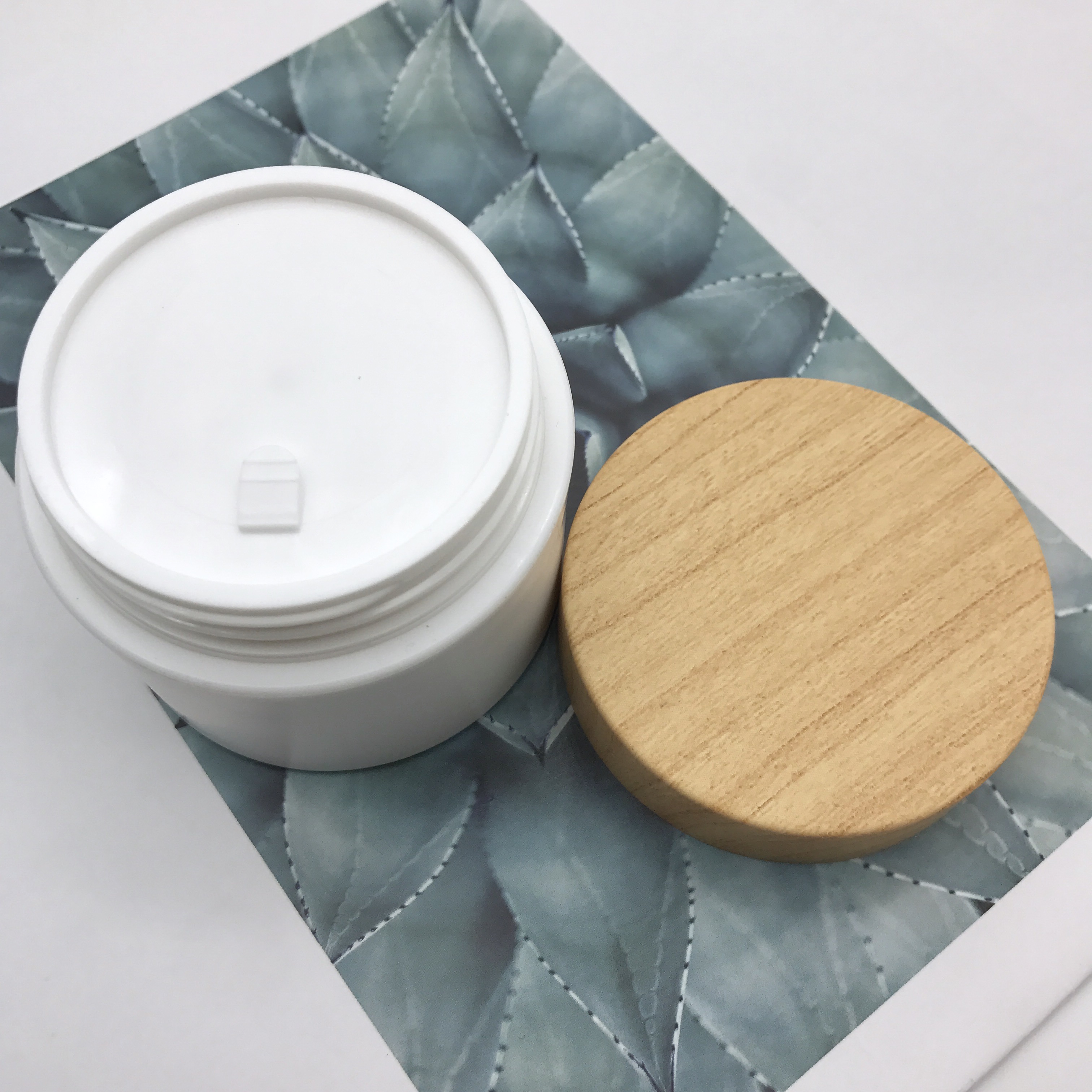 Hot Sale PP Plastic Cream Jar 30g 50g 100g White Cream Jar with Wood Screw Cap