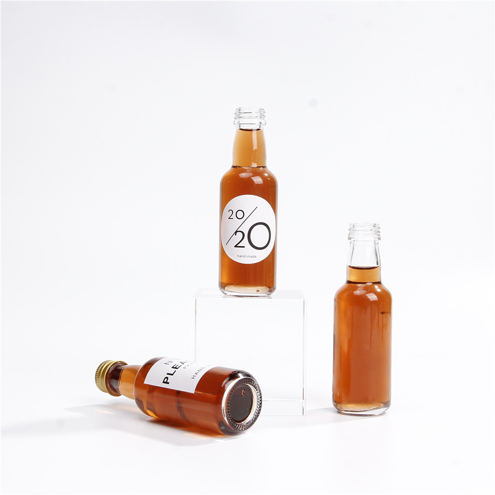 Hot Sale Professional Round Liquor Glass Bottle Mini Whisky Bottle 50ml Glass Bottle Spirit With Cork Top