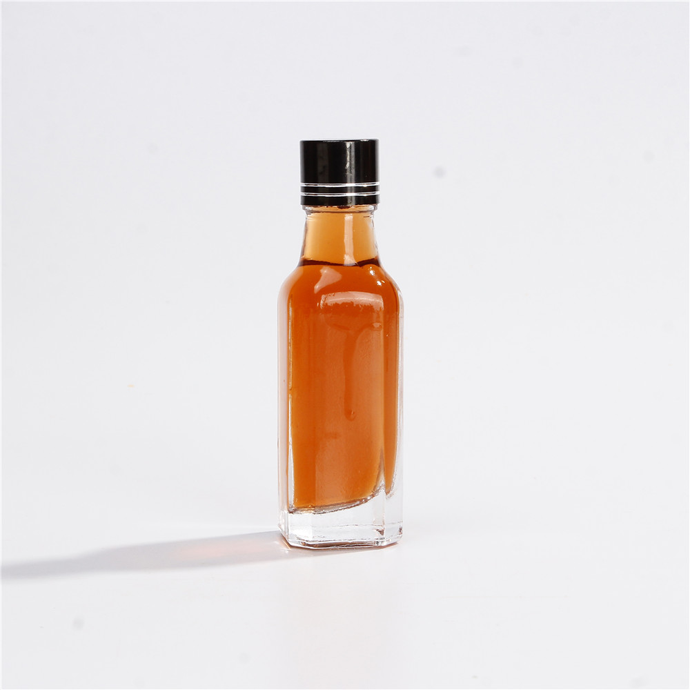 Hot Sale Professional Round Liquor Glass Bottle Mini Whisky Bottle 50ml Glass Bottle Spirit With Cork Top