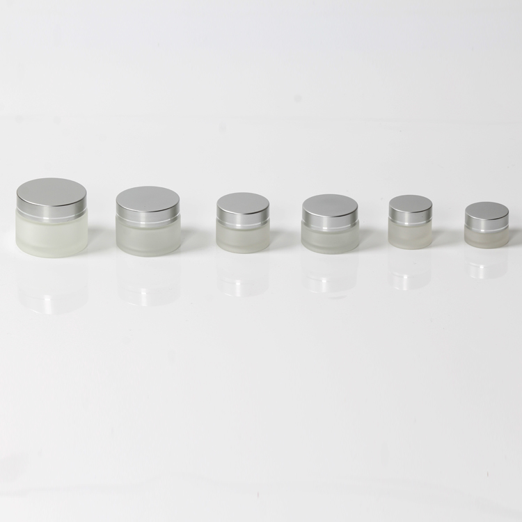 Hot Sale Round Shaped Cosmetic White Frosted Glass Cream Jar with Silver Color Matte Lid