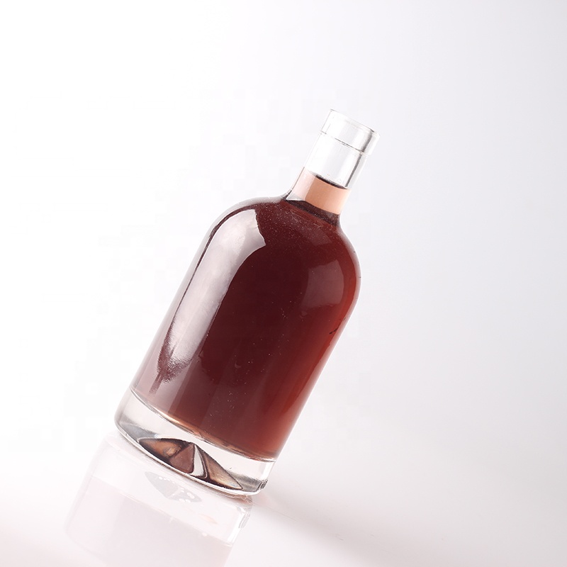 Hot Sale Sealing Type 750ml Glass Gin Bottle With Cork Lid