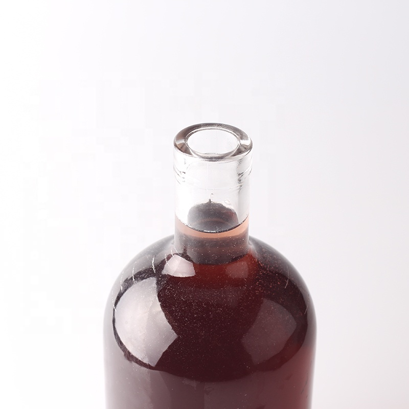 Hot Sale Sealing Type 750ml Glass Gin Bottle With Cork Lid