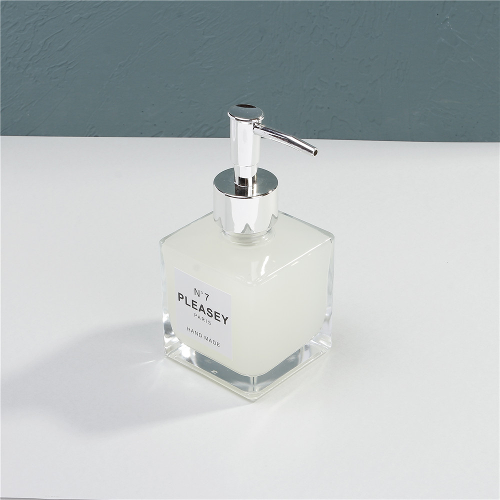 Hot Sale Square Cosmetic Liquid Pump Dispenser 250ml Glass Lotion Pump Bottles