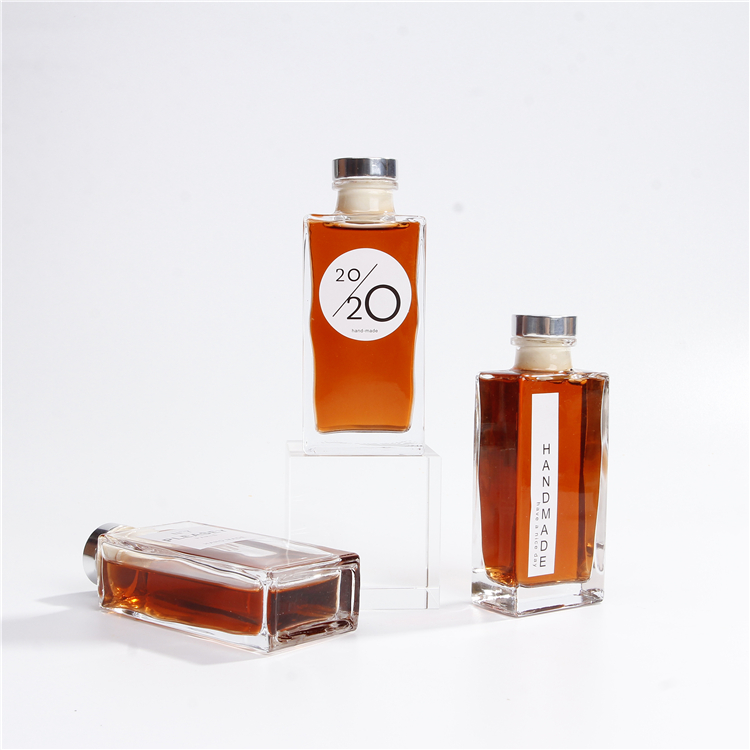 Hot Sale Square Glass Wine Glass Bottle For Fruit Drinking With Cork Top Aluminum Cap