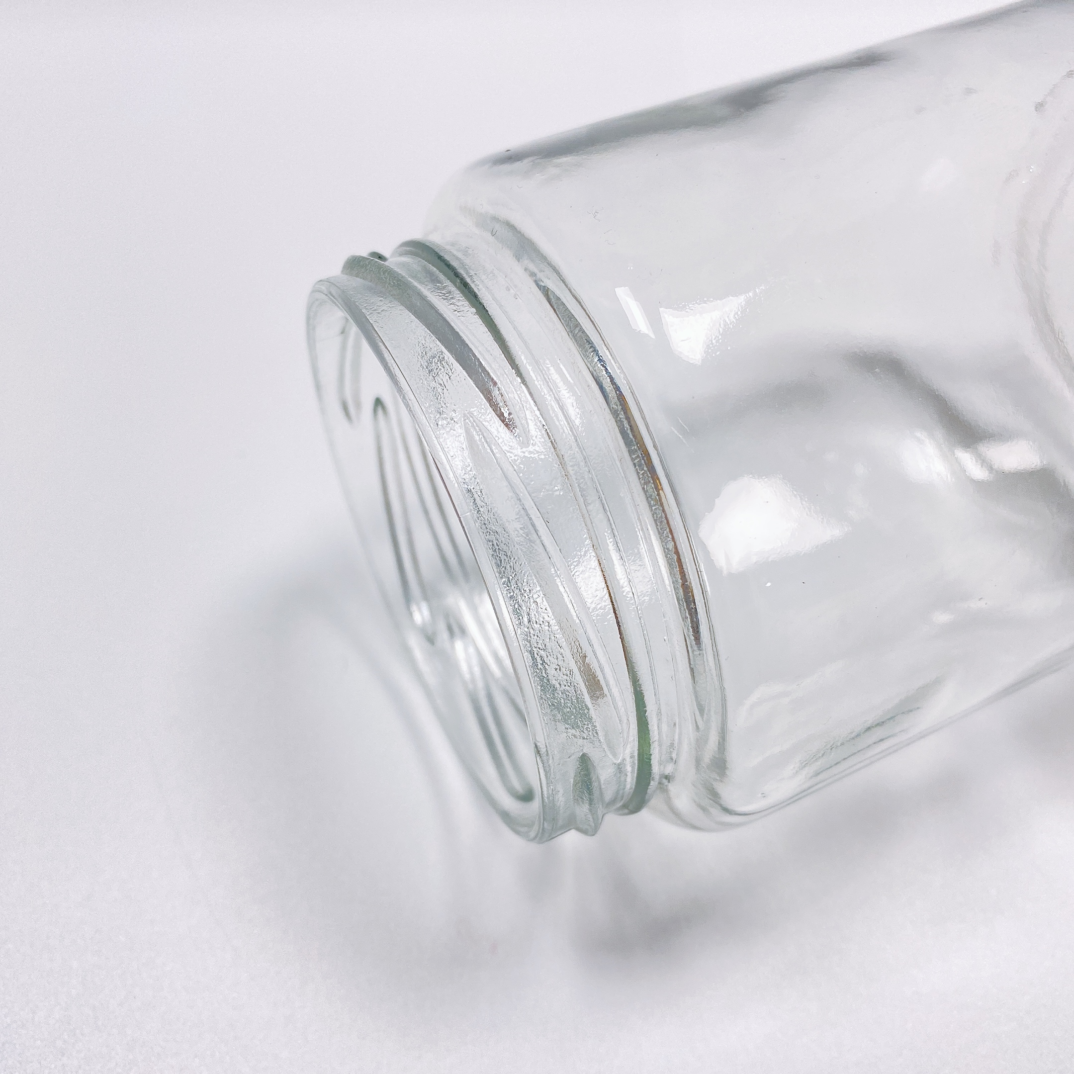 Hot Sale Storage Kitchen Container Screw Cap Customize Glass Jars Food Suppliers