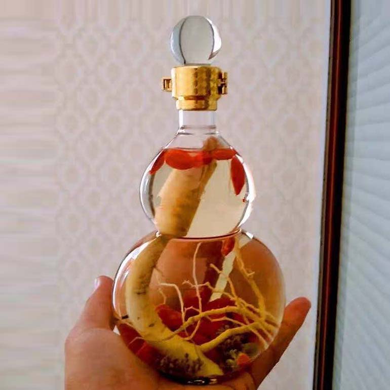 Hot Sale Zodiac Animal Shape Glass Hand Made Dragon Liquor Bottle / Dragon Decanter for Whiskey Brandy