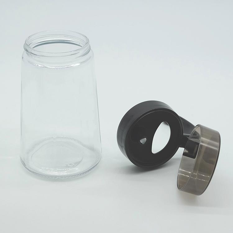 Hot Sales 650ml Glass Oil Dispenser Vinegar Glass Jar with Plastic Spout Juice Drinks Jar Dispenser with Black Handle