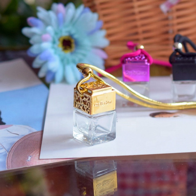 Hot Selling Car Air Freshener 8ML Empty Square Shape Car Hanging Perfume Bottles Glass Diffuser Bottle for Essential Oils