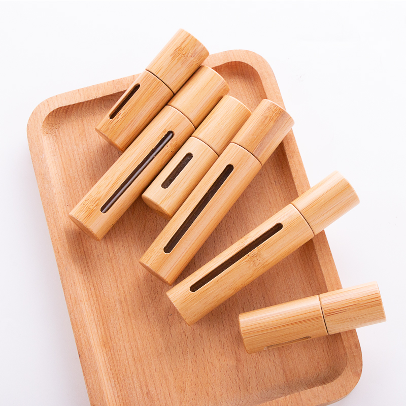 Hot Selling Items Clear Glass Assorted Natural Crystal Gemstone RollerBamboo Bottles For Essential Oil