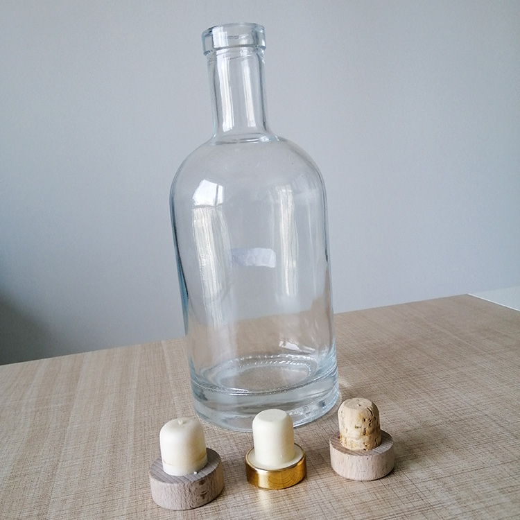 Hot Stamping Surface Matte Black 750ml Glass Bottle Gin Black Bottle With Cork