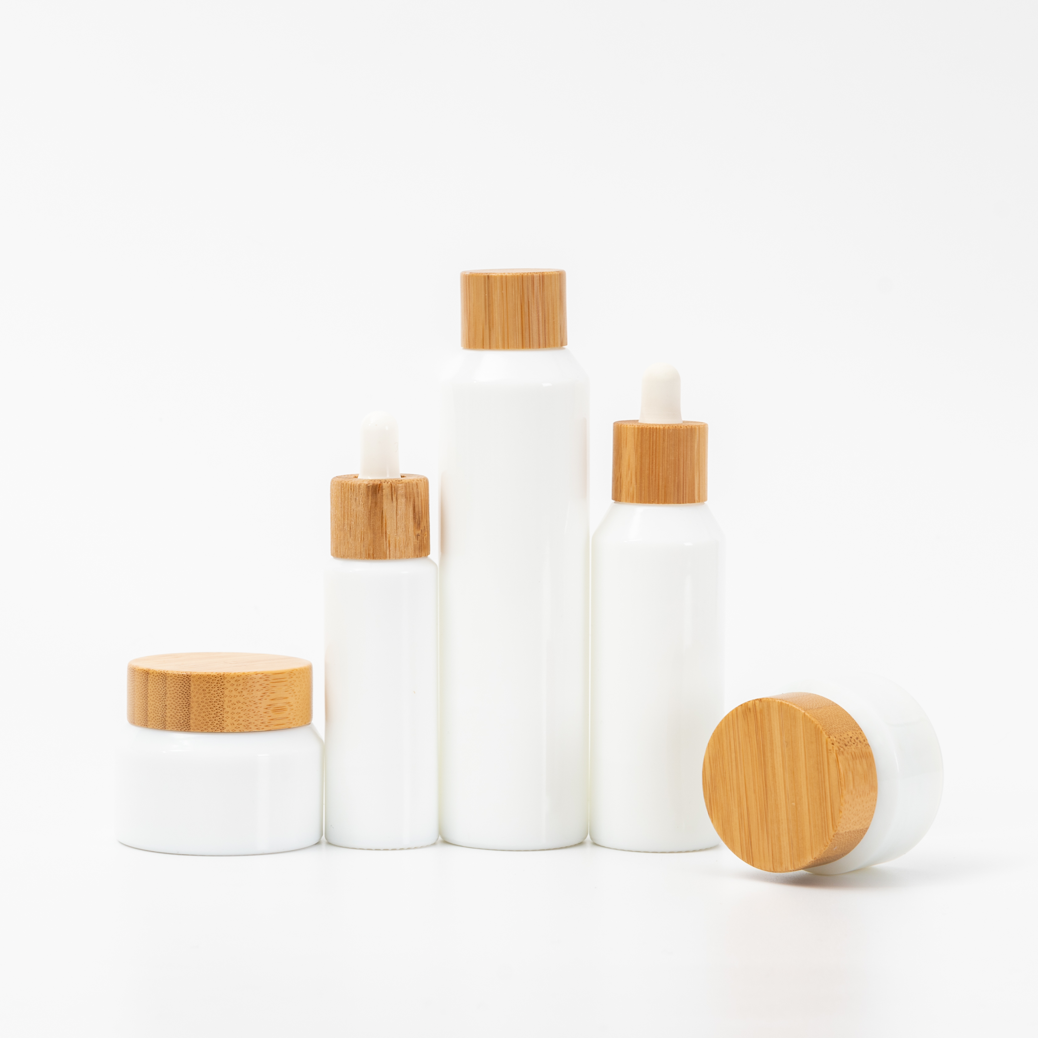 Hot cake 30g 50g 30ml 50ml 100ml opal white glass cosmetic bamboo bottle glass bamboo lid bottle bamboo cream jar