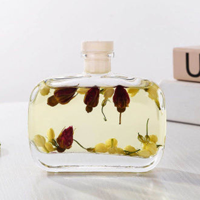 Hot sale 100ml square transparent glass bottle aromatherapy bottle
