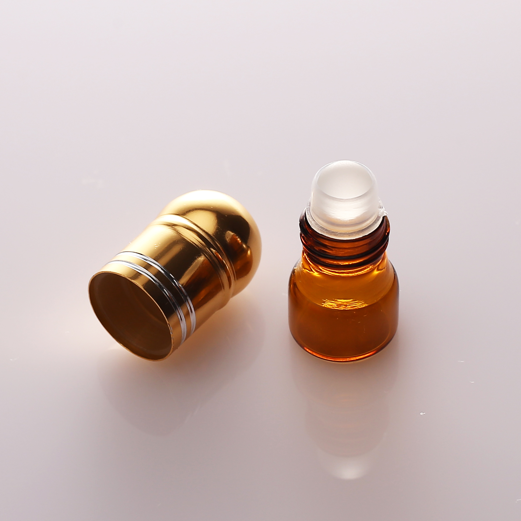 Hot sale 5ml 10ml 15ml 20ml 30ml 50ml 100ml frosted red essential oil glass bottle with plastic and rubber dropper cap
