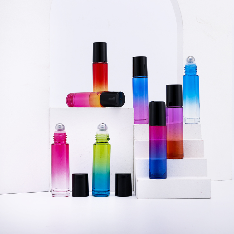Hot sale clear amber green blue roll on lip gloss bottles 4ml 6ml 8ml 10ml glass roller bottle with plastic roller ball