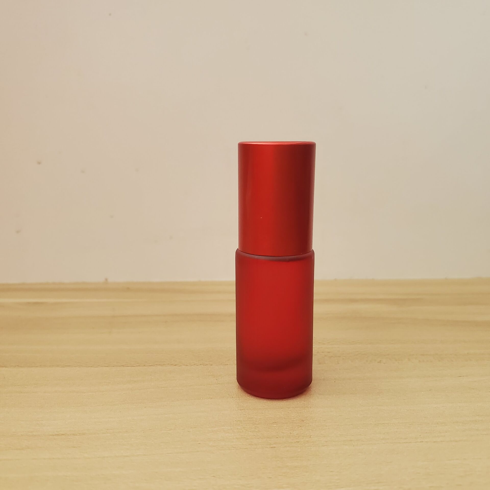Hot sale customized private label 5ml fashion glass bottle matte mini perfume roller bottle