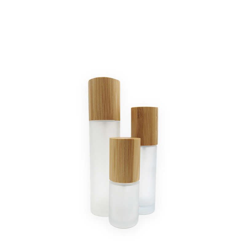 Hot sale luxury cosmetic packaging bamboo lid 120ml 4oz frosted glass lotion serum pump mist spray Bottle