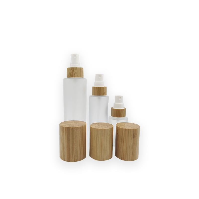 Hot sale luxury cosmetic packaging bamboo lid 120ml 4oz frosted glass lotion serum pump mist spray Bottle