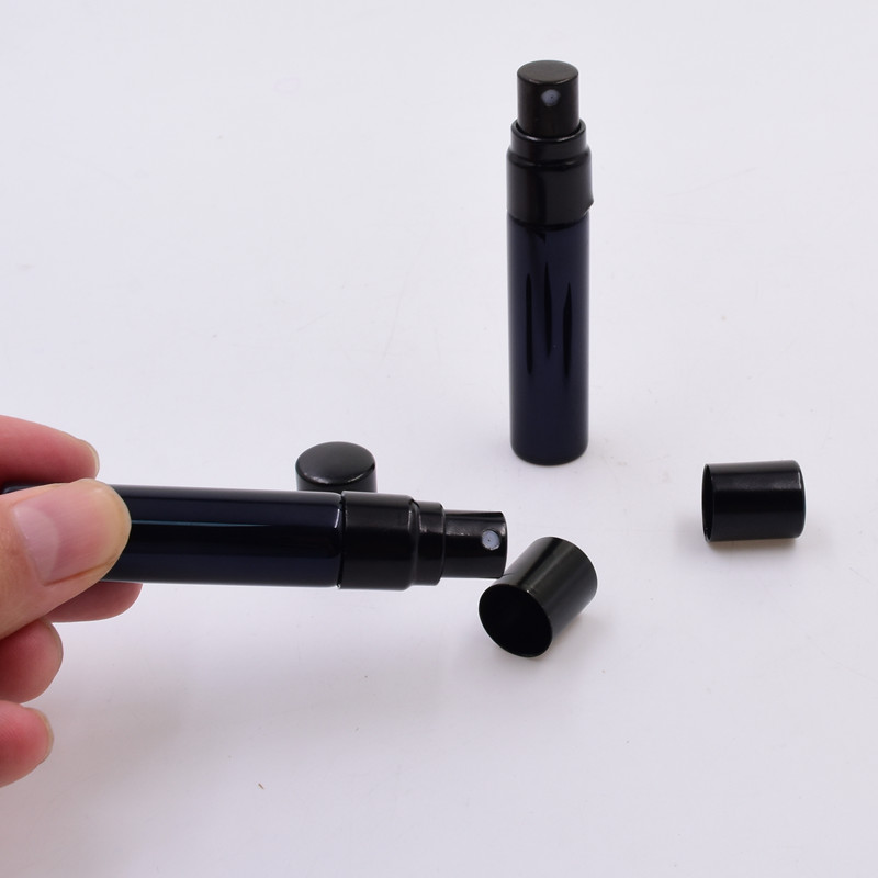 Hot sale mini travel pack 5 ml black round perfume sample separate cosmetics into small glass bottles with spray