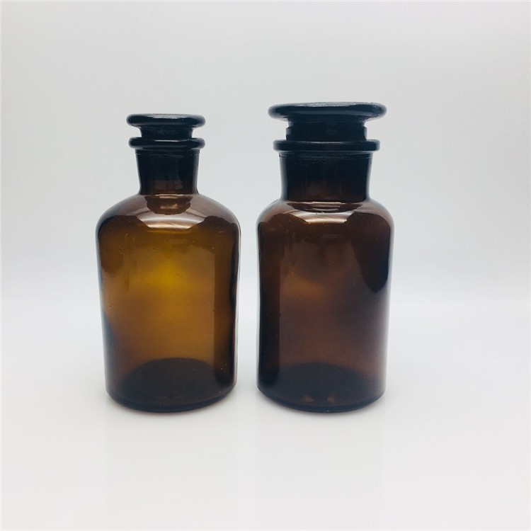 Hot sell 125ml Brown Glass Apothecary Bottle Amber Pharmacy Reagent Bottle with Ground Glass Stopper