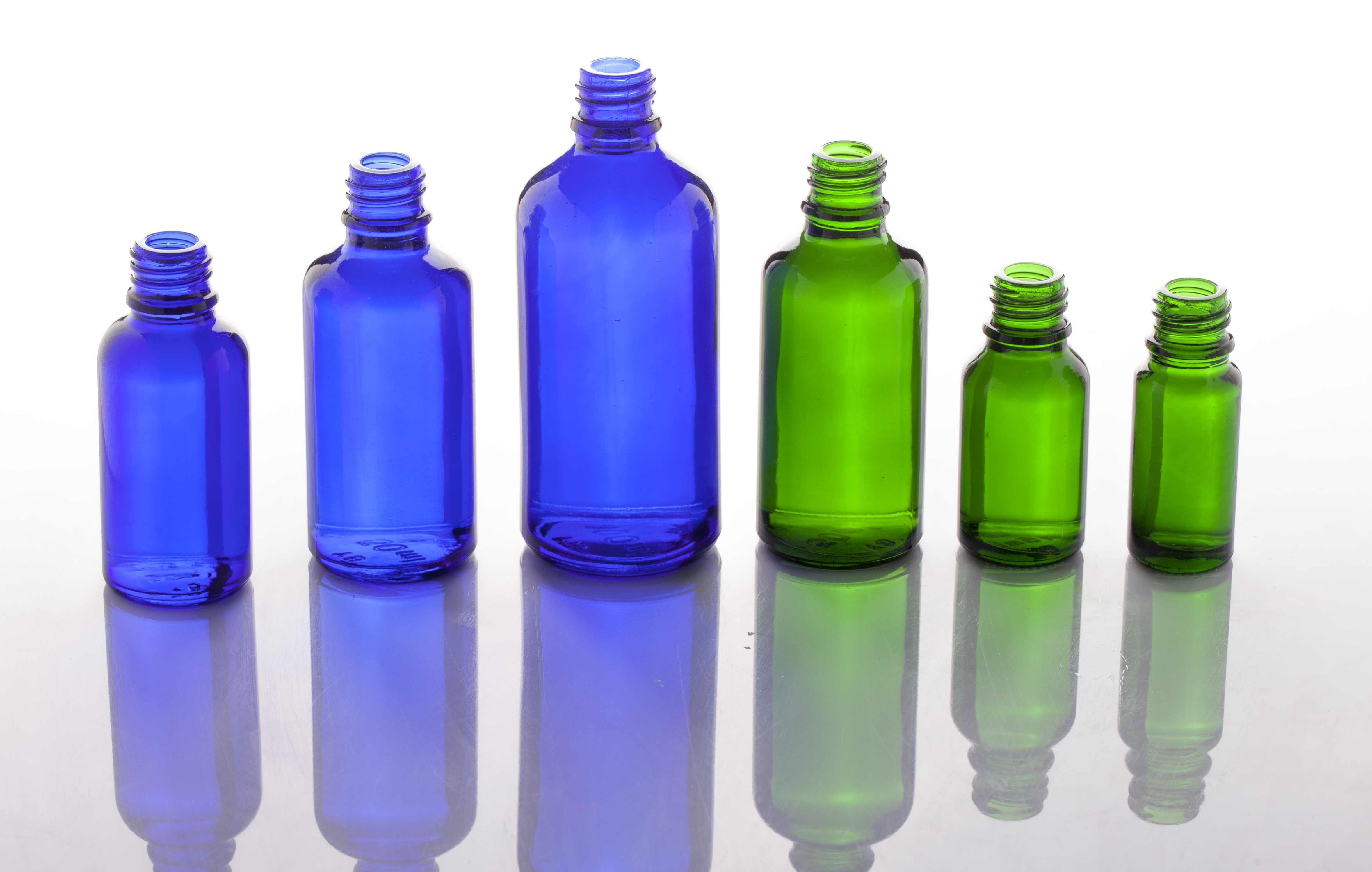 Hot selling 5ml/10ml/15ml/20ml/30ml/50ml/100ml amber clear green blue essential oil glass dropper bottle for cosmetic