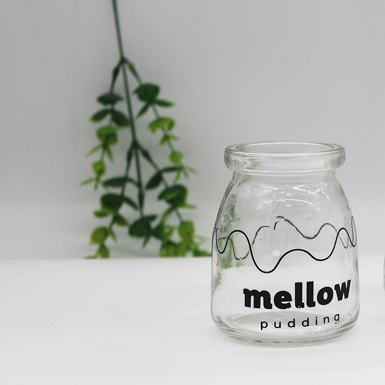 Hot selling fancy 100ml Mini milk tea containers wholesale glass bottles with cork lid pudding yogurt candy jars