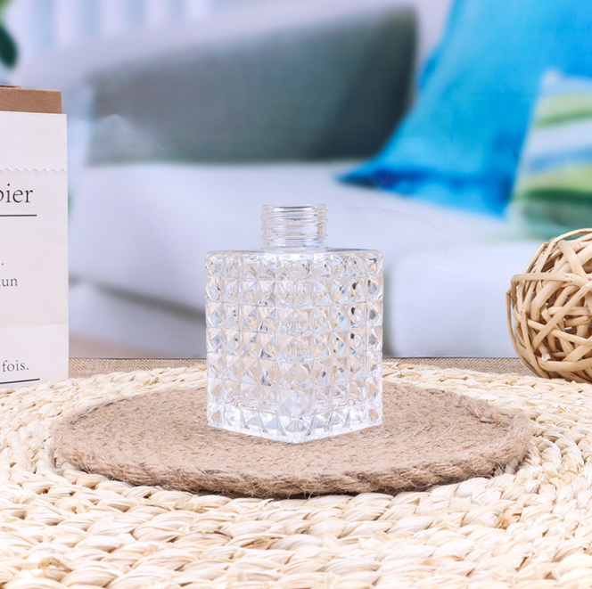 Hotel Pyramid Surface Square 100ml Transparent Screw Cap Perfume Glass Empty Reed Diffuse Glass Bottle