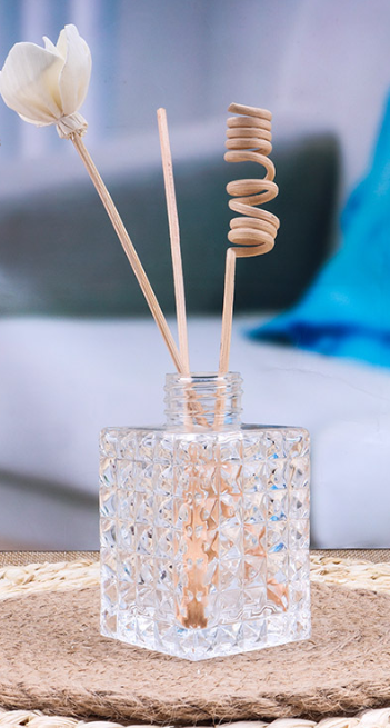 Hotel Pyramid Surface Square 100ml Transparent Screw Cap Perfume Glass Empty Reed Diffuse Glass Bottle