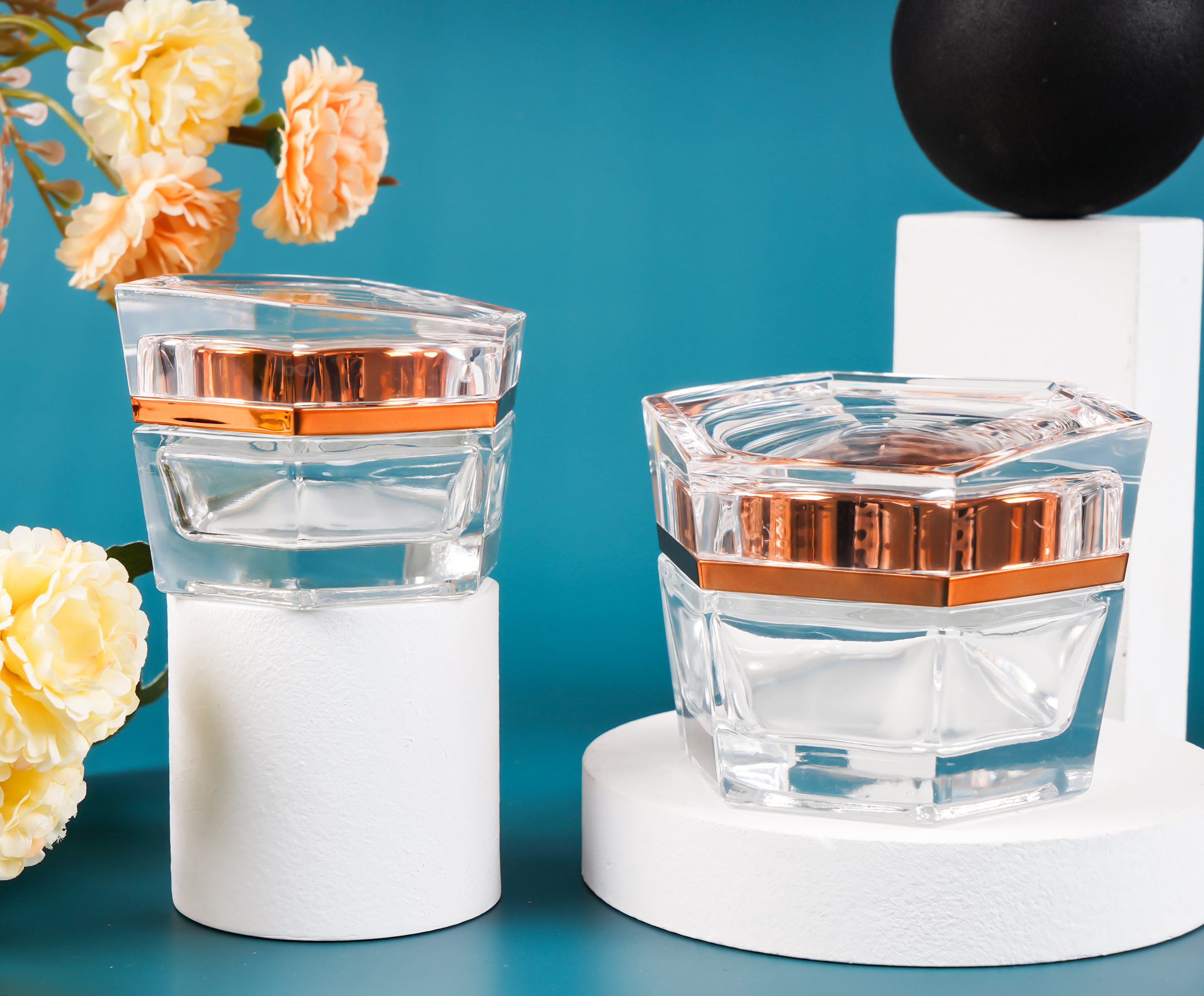 Hottest Design Wholesales Factory Price 30g Unique Glass Jar With Top Cap For Skincare