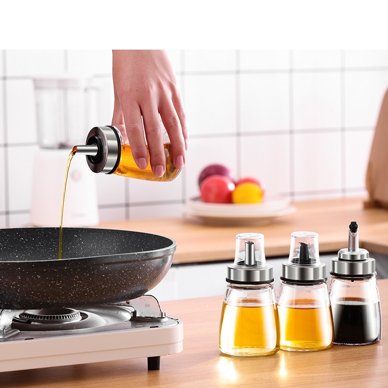Household small sealing oil glass pot oil proof seasoning soy glass jar in kitchen for vinegar soy