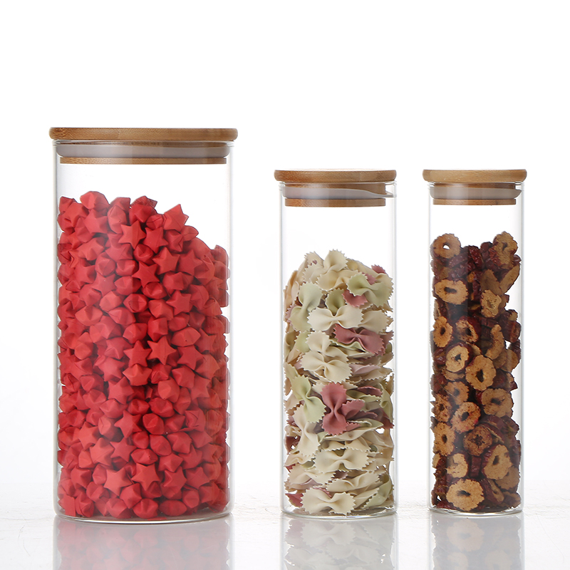 Household transparent glass bottles with a lid and high borosilicate glass sealed tank storage tank
