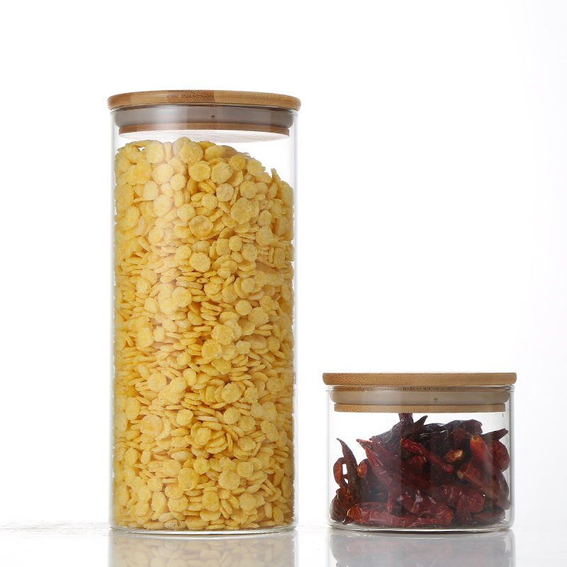 Household transparent glass bottles with a lid and high borosilicate glass sealed tank storage tank