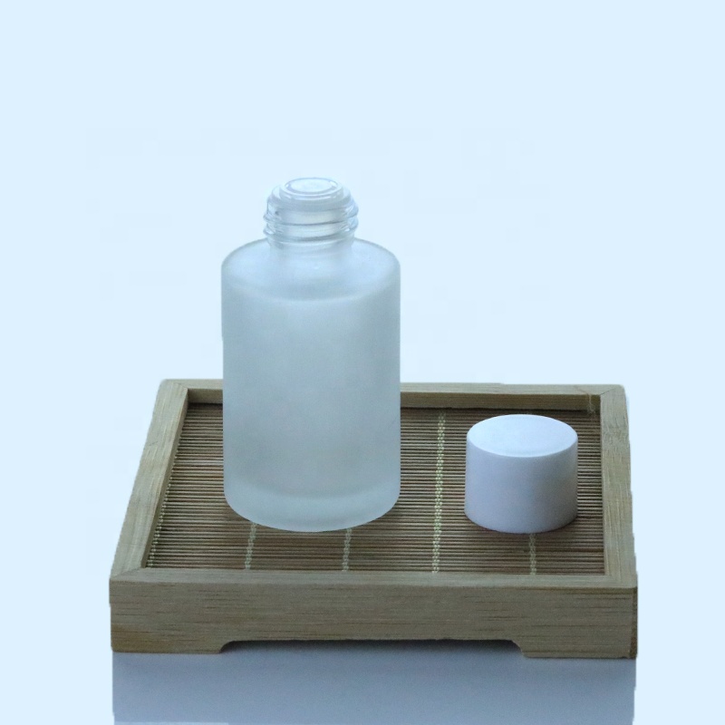 In stock 30ml 60ml 100ml 120ml flat shoulder frosted glass bottle toner with screw cap (EPG29)