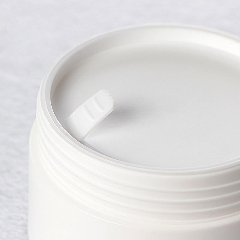 In stock 3g 5g 30g 50g 80g plastic matte white lip scrub cosmetic container packaging