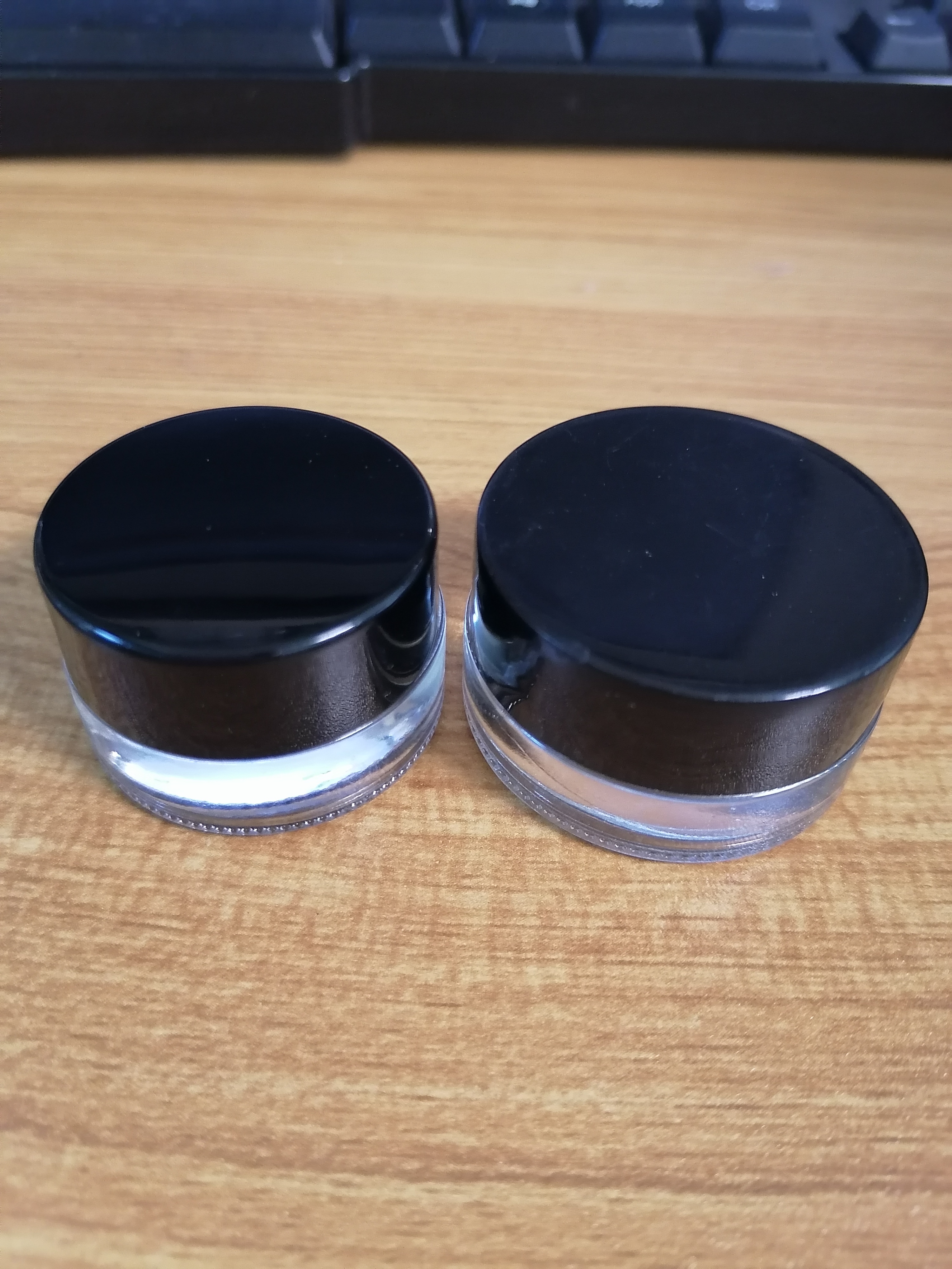 In stock 9ml mini empty round glass bottle for eye cream jar travel cosmetic packaging bottles with black screw cap