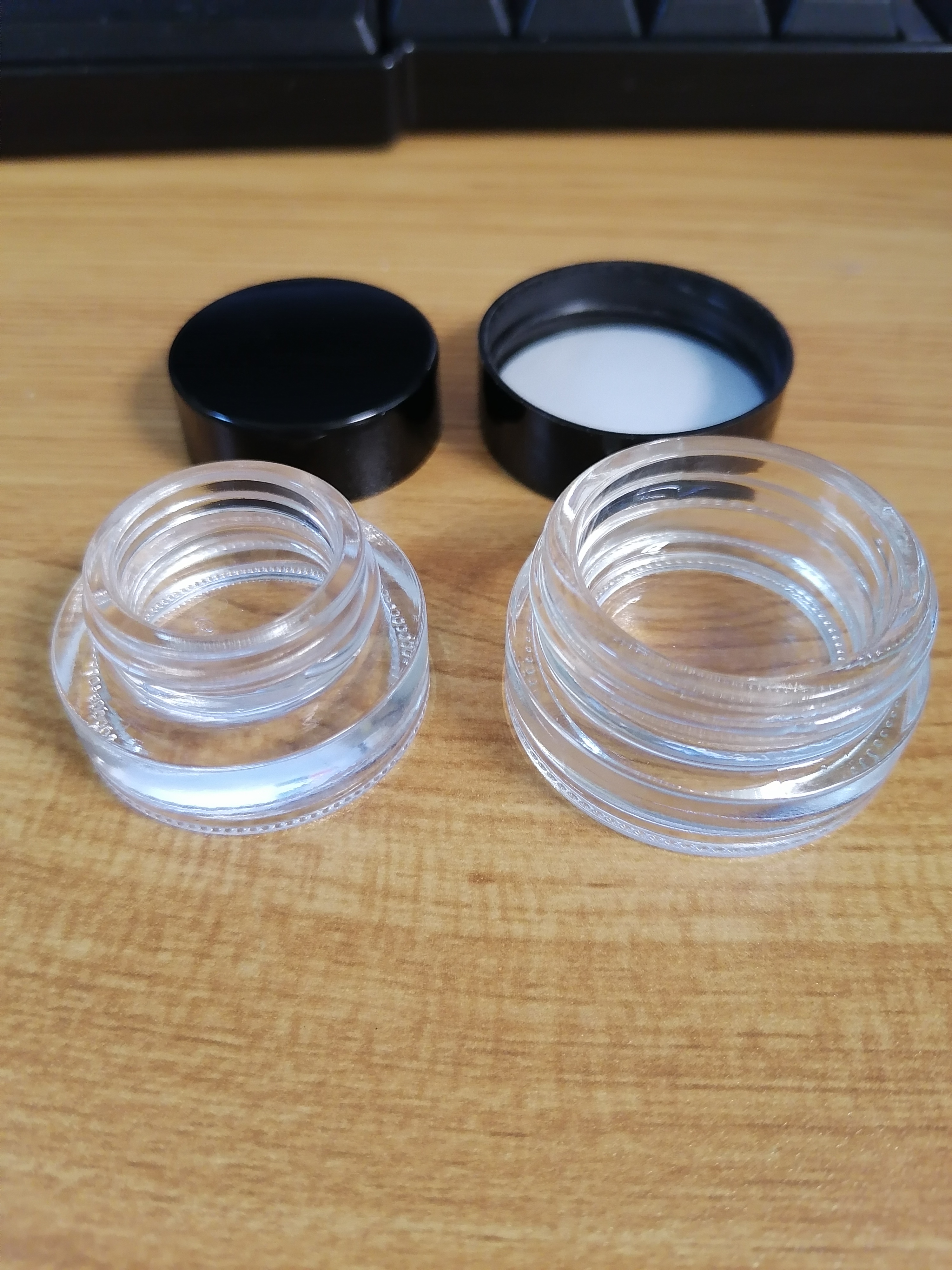 In stock 9ml mini empty round glass bottle for eye cream jar travel cosmetic packaging bottles with black screw cap