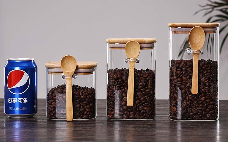 Japanese Style House Kitchen Organization Glass Jar Clear Glass Container With Wood Spoon And Lids For Pantry Coffee Grains