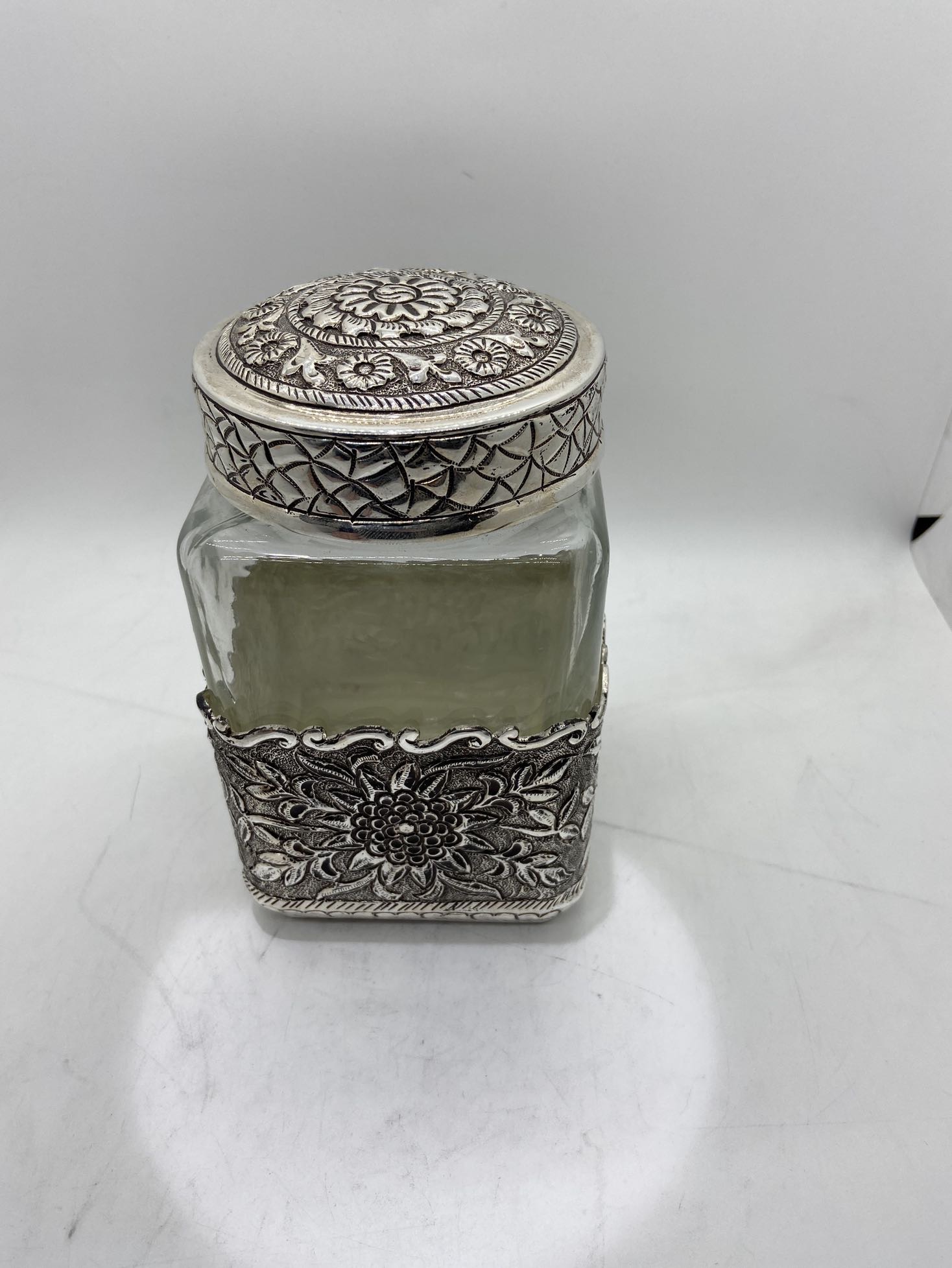 Jar 925 Pure SIlver Storage Jar Nature Engraving Cookie Jar Food Jar used for Tabletops Home decoration and Kitchen storage jars