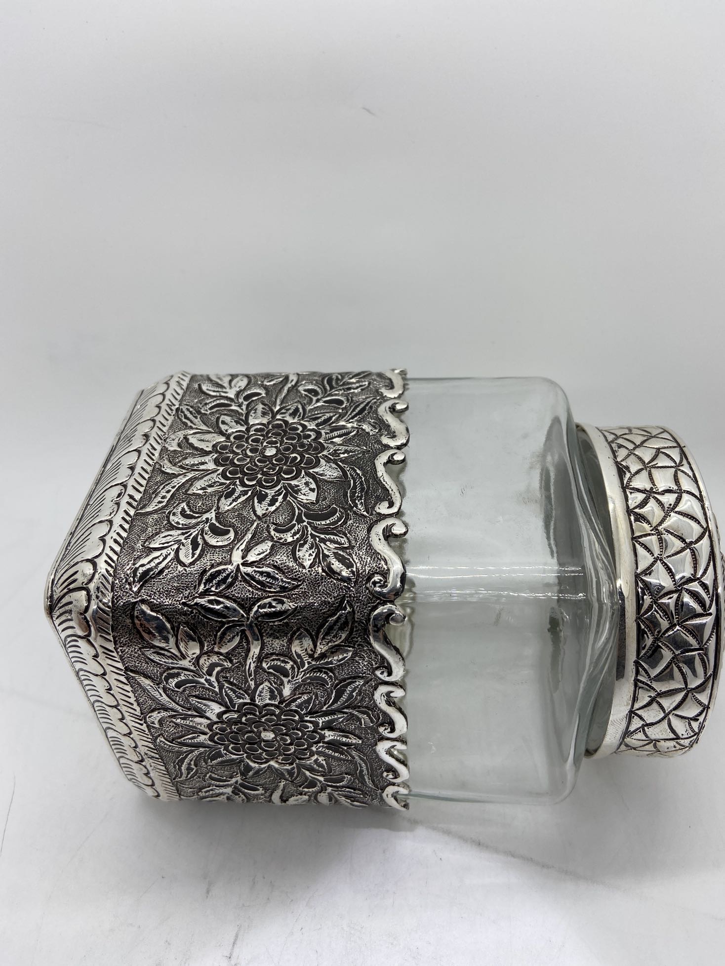 Jar 925 Pure SIlver Storage Jar Nature Engraving Cookie Jar Food Jar used for Tabletops Home decoration and Kitchen storage jars