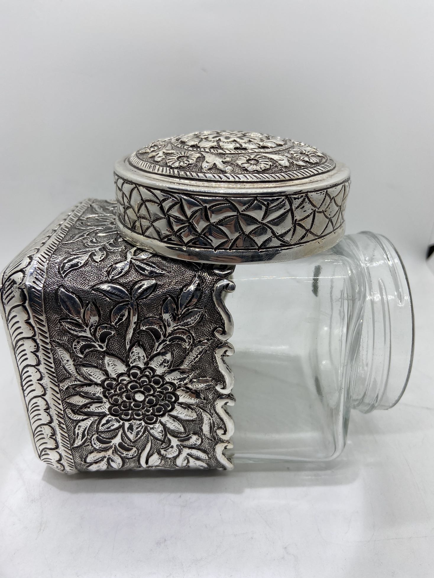 Jar 925 Pure SIlver Storage Jar Nature Engraving Cookie Jar Food Jar used for Tabletops Home decoration and Kitchen storage jars