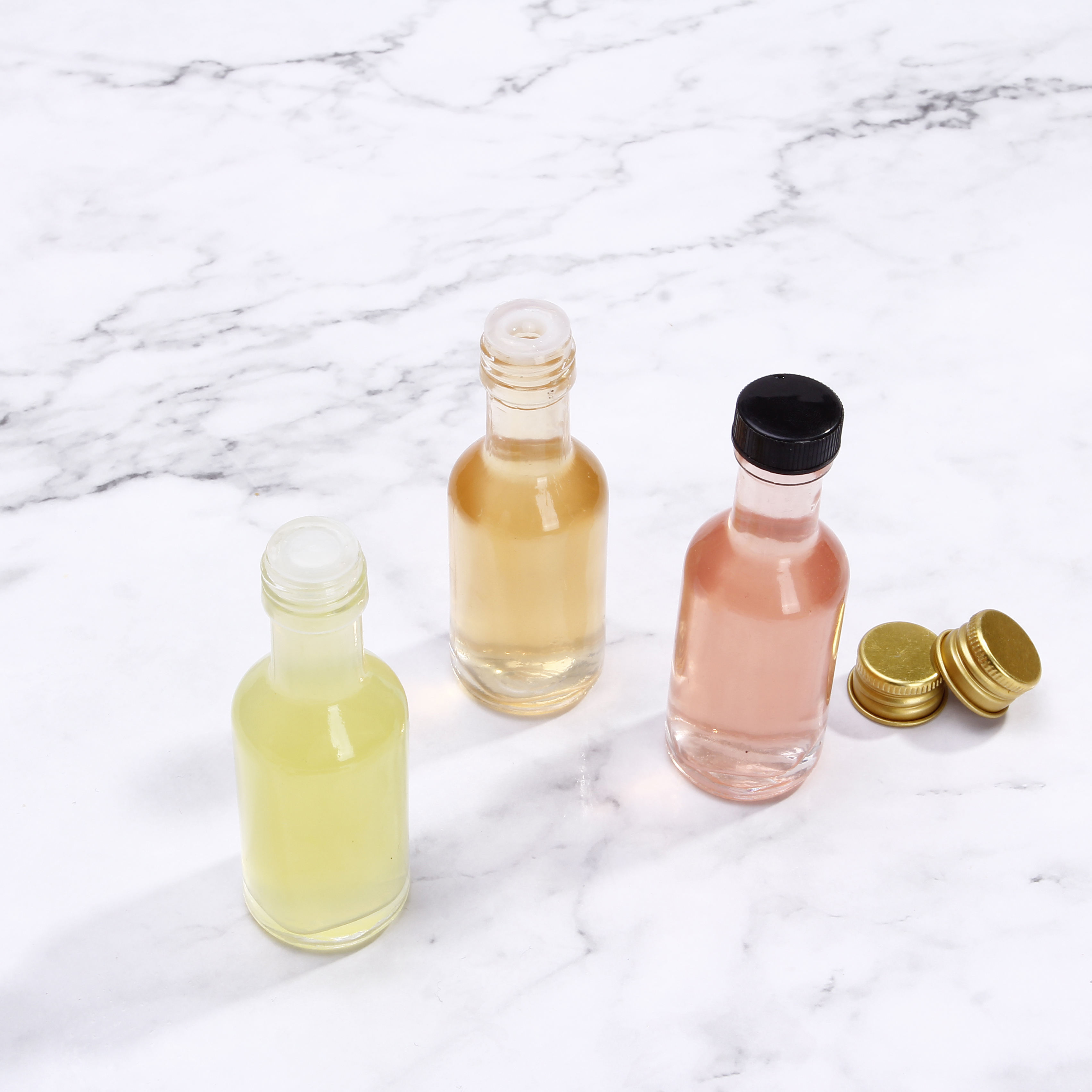 Jar Suppliers Glass with Seal Label Honey Jam Jelly Glass Chinese Storage Bottles & Jars Screw Metal Lid Customized Logo Cover