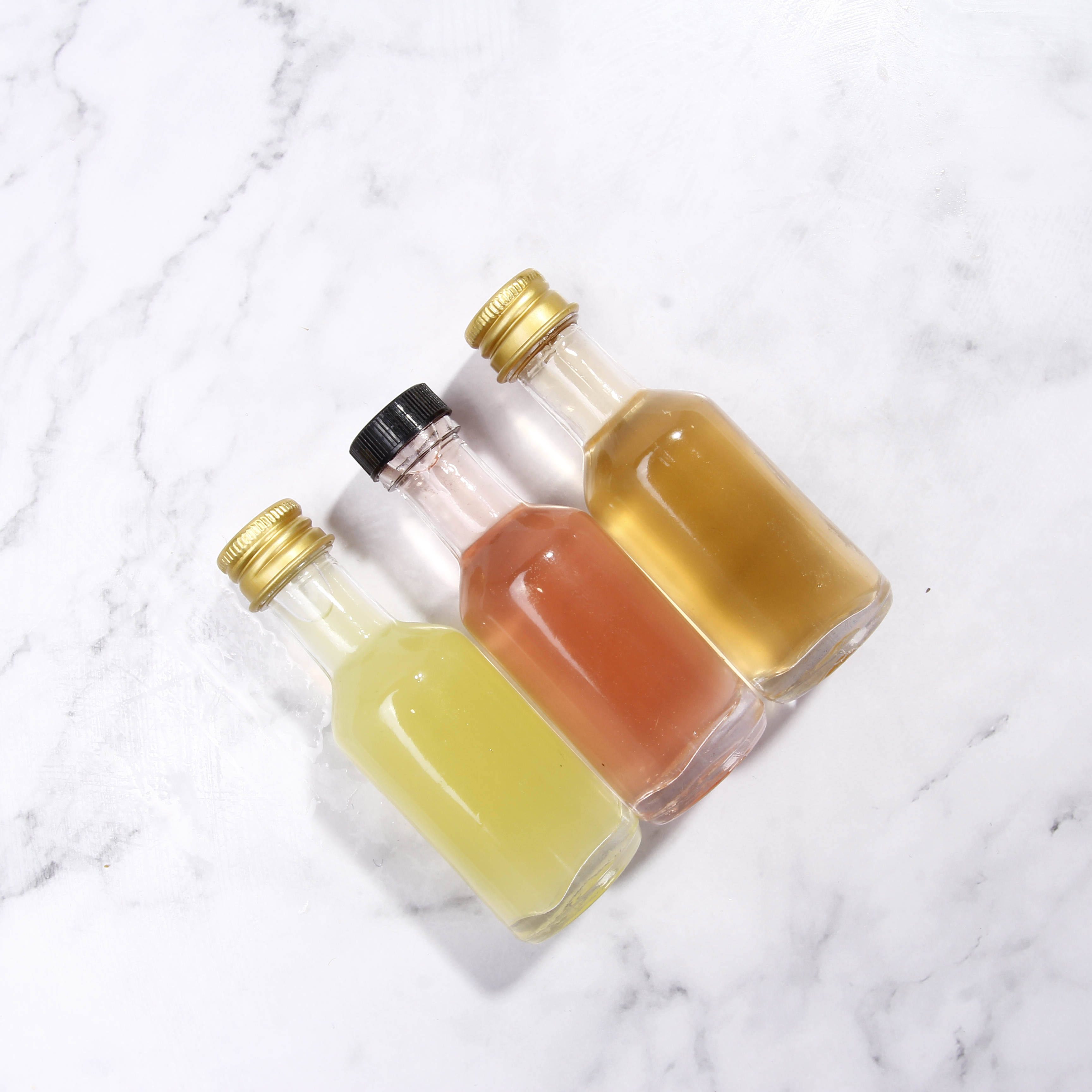 Jar with Universal Hot Product Wine Bottle Wholesale Glass Storage Bottles & Jars Screw Metal Lid Customized Logo Cover 10000pcs