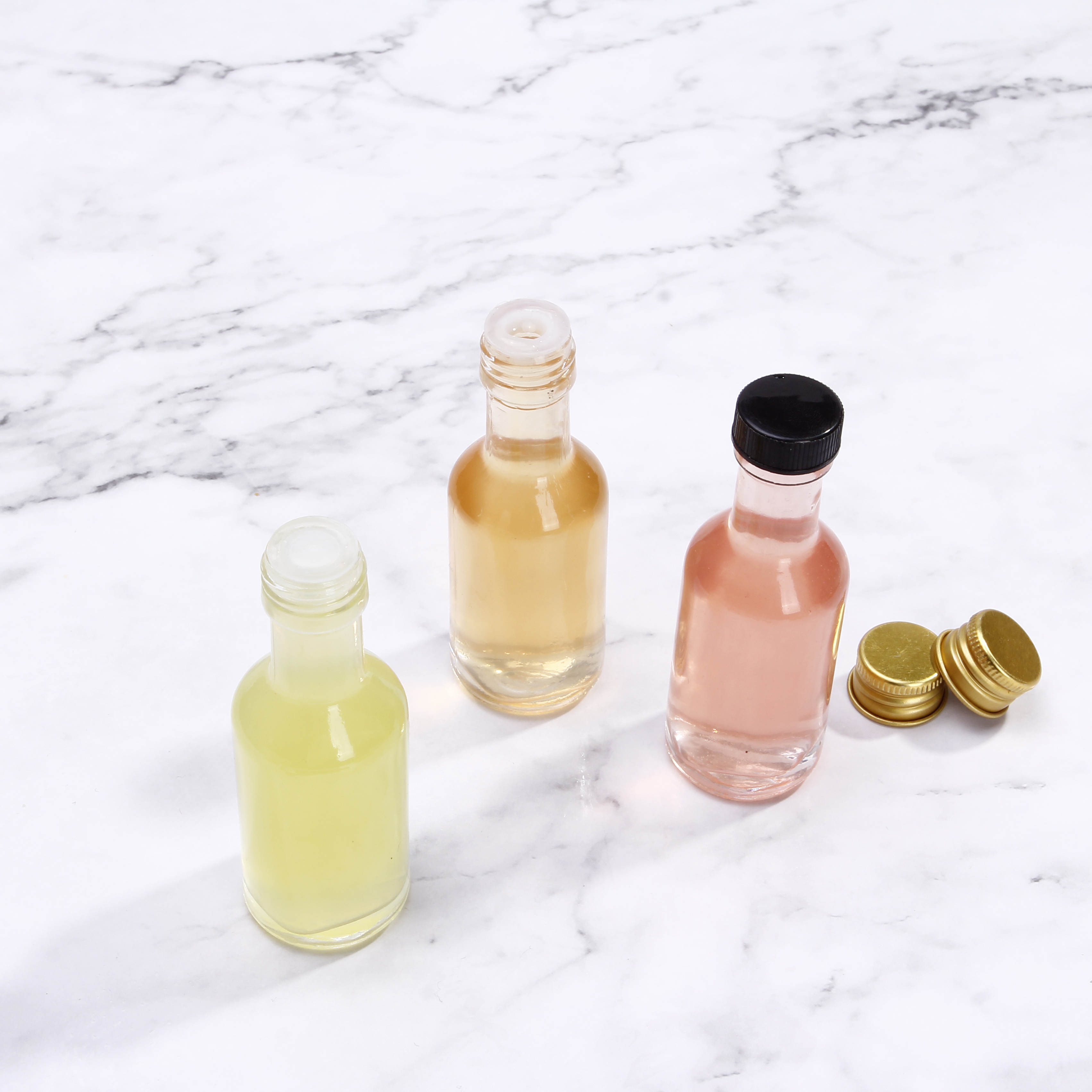Jar with Universal Hot Product Wine Bottle Wholesale Glass Storage Bottles & Jars Screw Metal Lid Customized Logo Cover 10000pcs